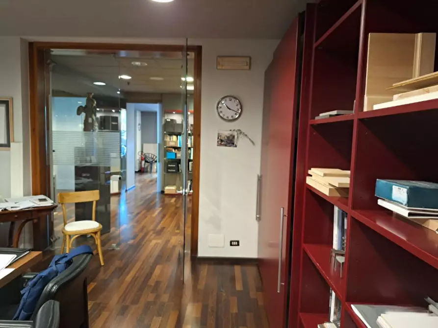 Immagine 9 di Capannone industriale in vendita  in Via delle Ville, Capannori LU, Italia a Capannori