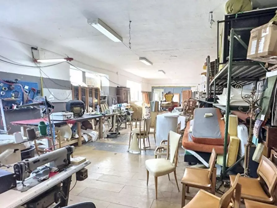 Immagine 9 di Capannone industriale in vendita  in Via Cesare Battisti, 74121 Taranto TA, Italia a Taranto