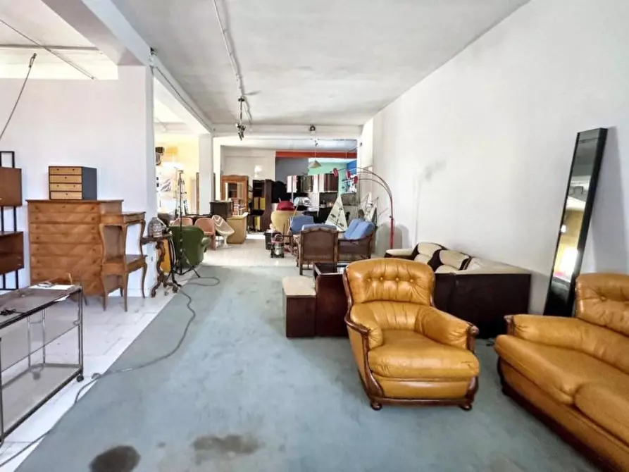 Immagine 23 di Capannone industriale in vendita  in Via Cesare Battisti, 74121 Taranto TA, Italia a Taranto