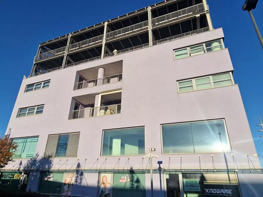 Immagine 11 di Ufficio in vendita  in Piazza J.F. Kennedy, 67051 Avezzano AQ, Italia a Avezzano