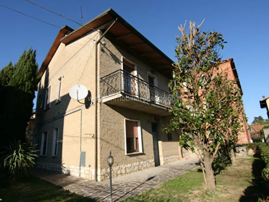 Immagine 5 di Casa indipendente in vendita  a Torrita Di Siena