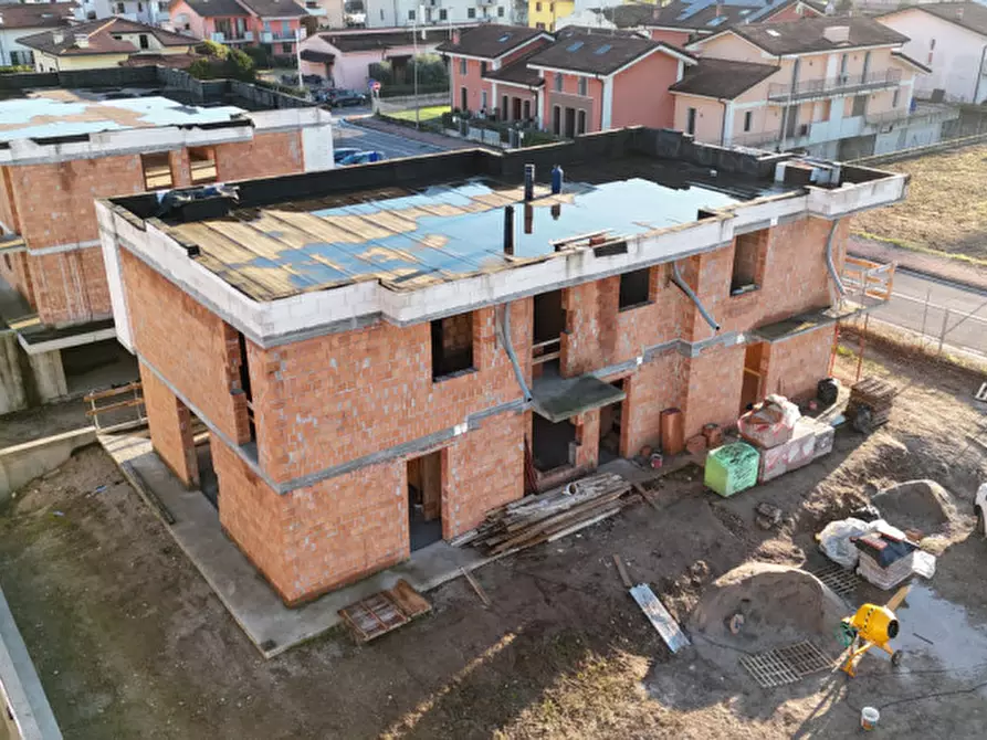 Immagine 1 di Casa trifamiliare in vendita  in Via Suor Elisabetta Venturini a Zevio