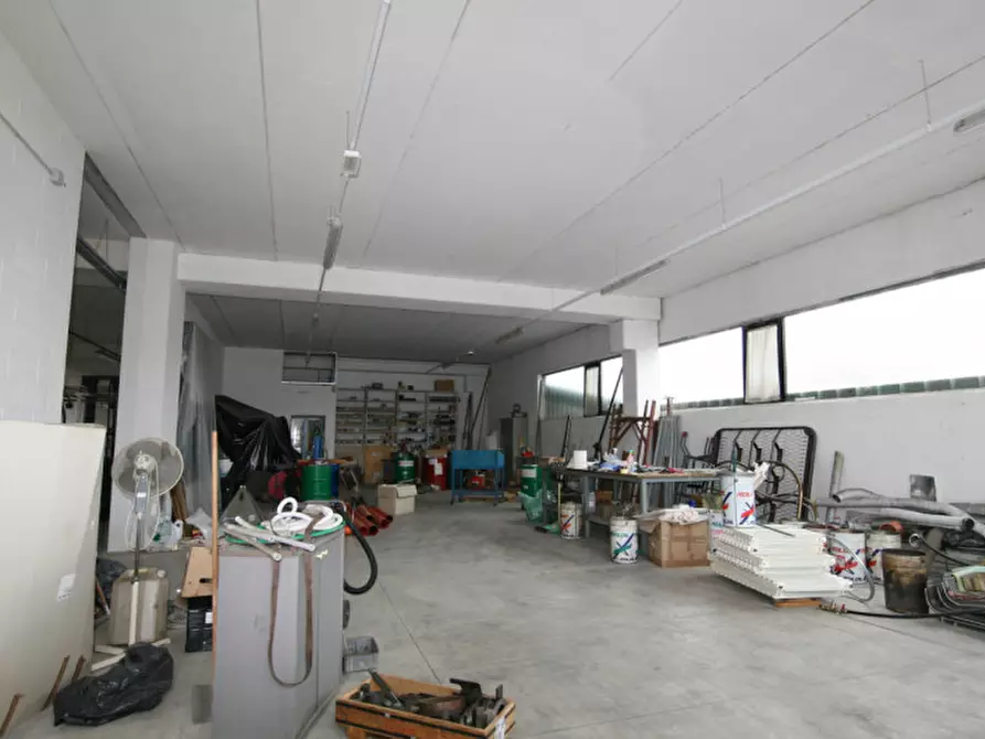 Immagine 1 di Capannone industriale in affitto  a Sinalunga