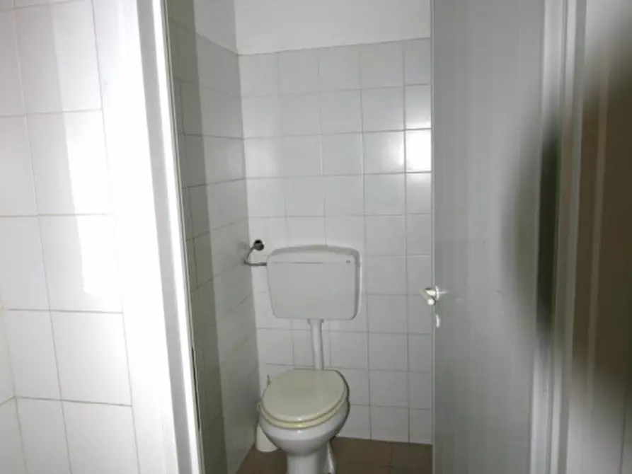 Immagine 3 di Capannone industriale in affitto  a Sinalunga