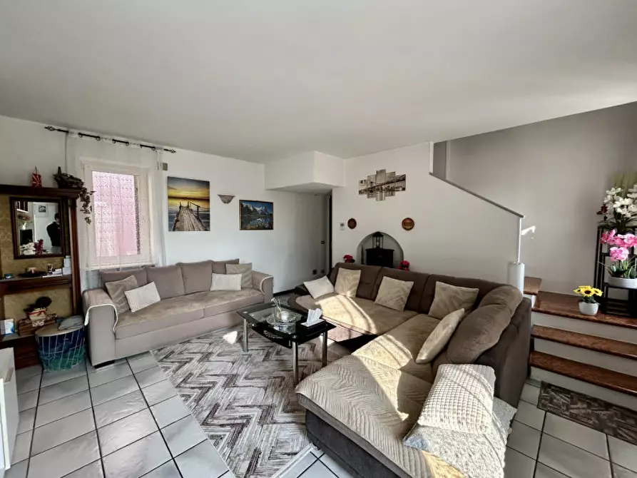 Immagine 1 di Casa indipendente in vendita  in Via Are a Pescantina