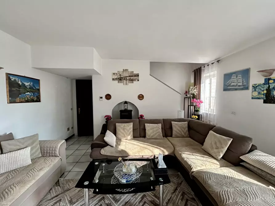 Immagine 2 di Casa indipendente in vendita  in Via Are a Pescantina