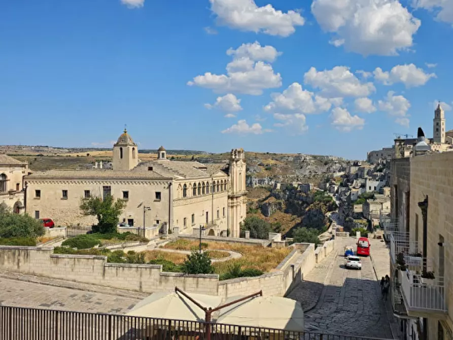 Immagine 6 di Attività commerciale in vendita  a Matera