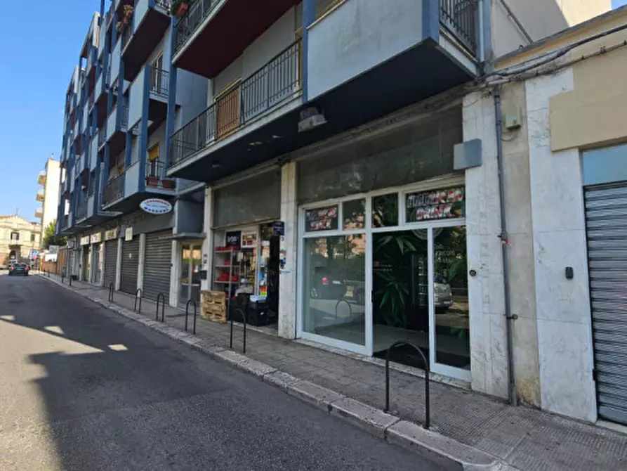 Immagine 8 di Attività commerciale in vendita  a Matera