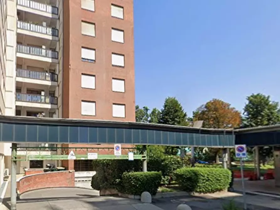 Immagine 1 di Garage in vendita  in Via Cimabue, 8 a Torino