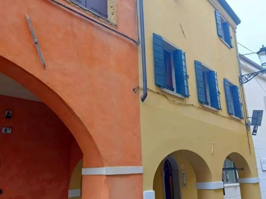 Immagine 3 di Palazzo in vendita  in Via dei Savonarola a Padova