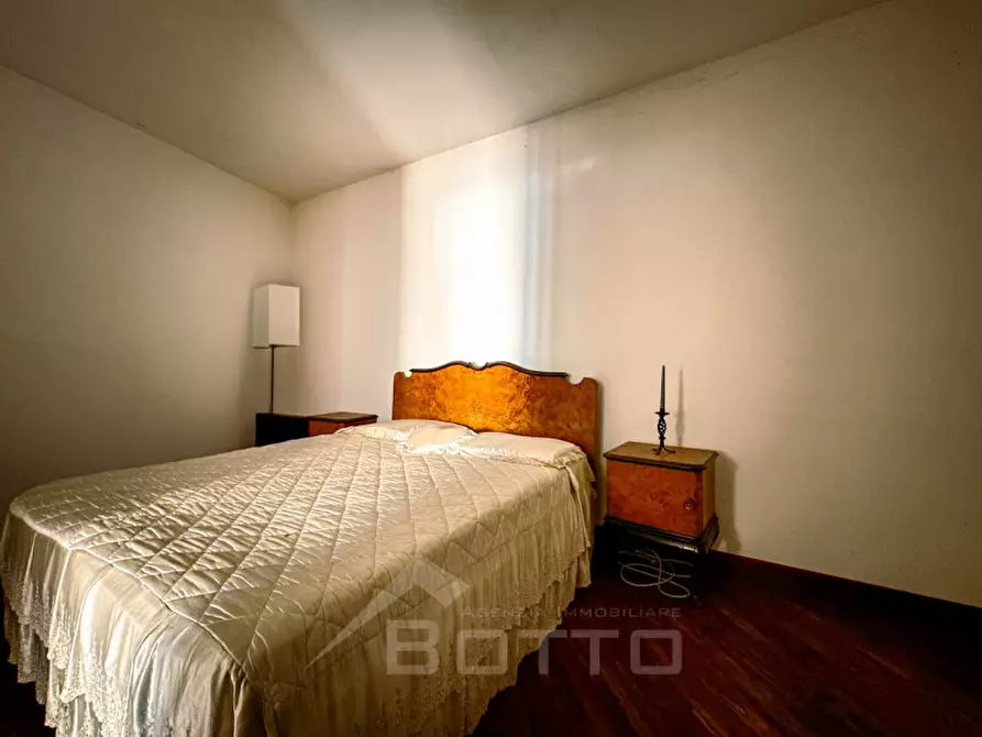 Immagine 9 di Casa bifamiliare in vendita  in Piazza Camillo Benso Conte di Cavour, 8 a Romagnano Sesia