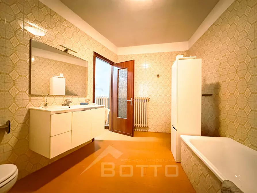 Immagine 14 di Casa bifamiliare in vendita  in Piazza Camillo Benso Conte di Cavour, 8 a Romagnano Sesia