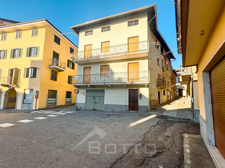 Immagine 19 di Casa bifamiliare in vendita  in Piazza Camillo Benso Conte di Cavour, 8 a Romagnano Sesia