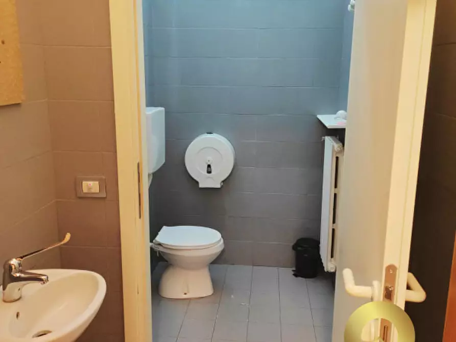 Immagine 6 di Attività commerciale in affitto  in via belzoni 51 a Padova