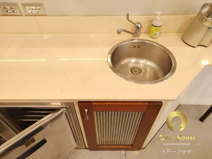 Immagine 25 di Attività commerciale in affitto  in via belzoni 51 a Padova