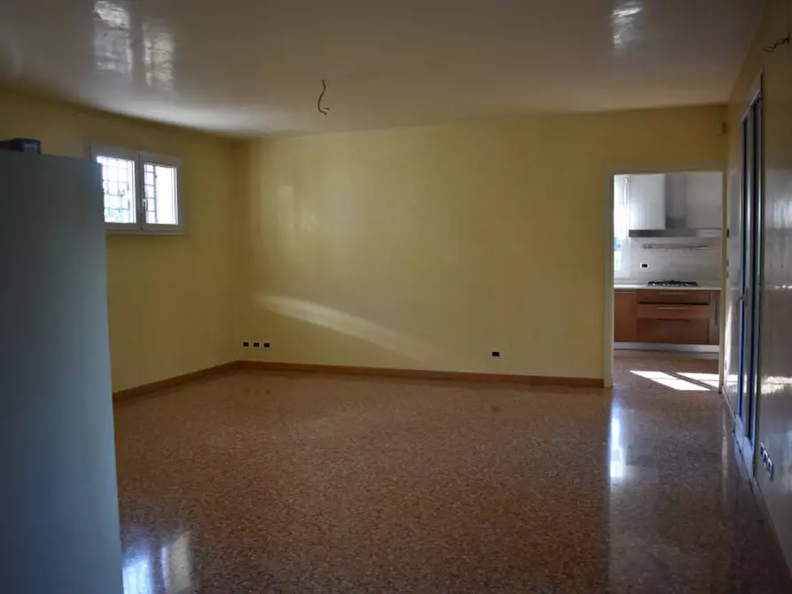 Immagine 3 di Villa in vendita  a Padova