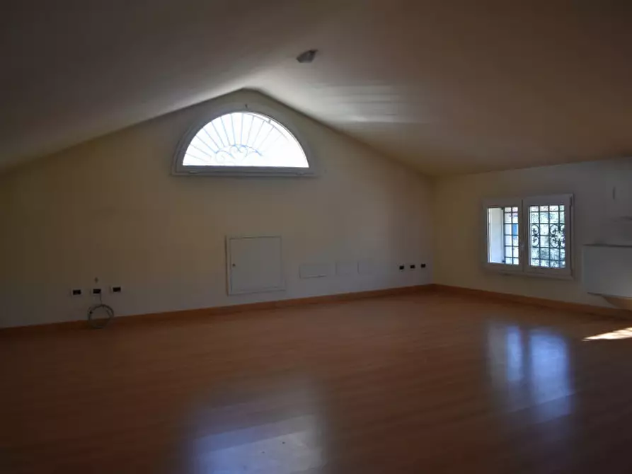 Immagine 24 di Villa in vendita  a Padova