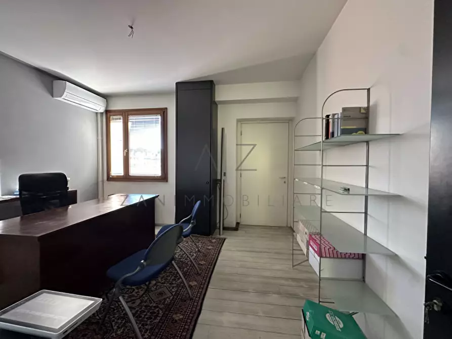 Immagine 8 di Ufficio in affitto  in Via Roma a Castelfranco Veneto