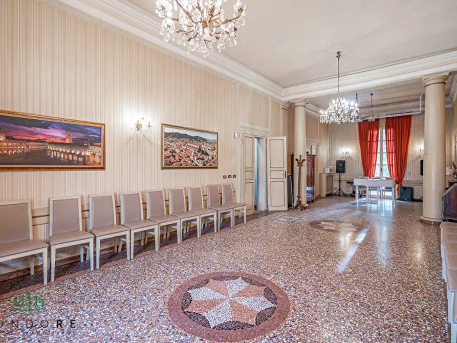 Immagine 11 di Attività commerciale in vendita  in Via San Donato a Bologna