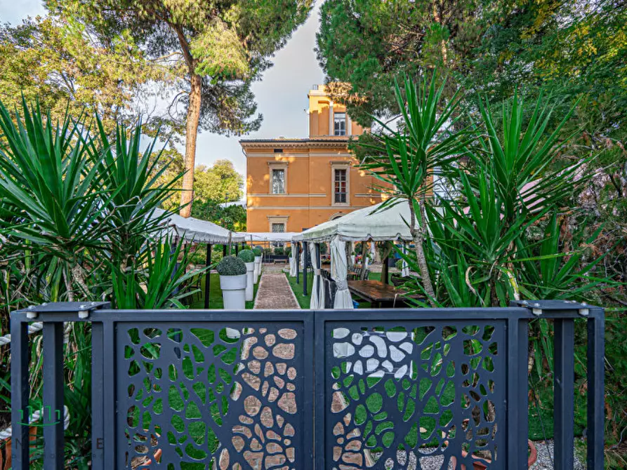 Immagine 35 di Attività commerciale in vendita  in Via San Donato a Bologna