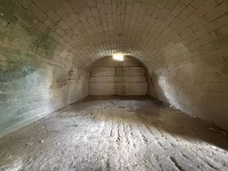 Immagine 4 di Villa in vendita  a Matera