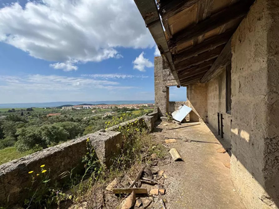 Immagine 21 di Villa in vendita  a Matera
