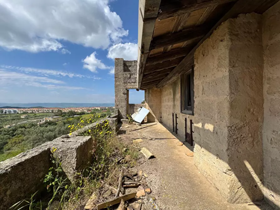 Immagine 23 di Villa in vendita  a Matera