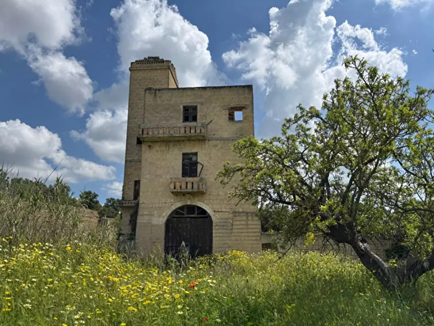 Immagine 25 di Villa in vendita  a Matera