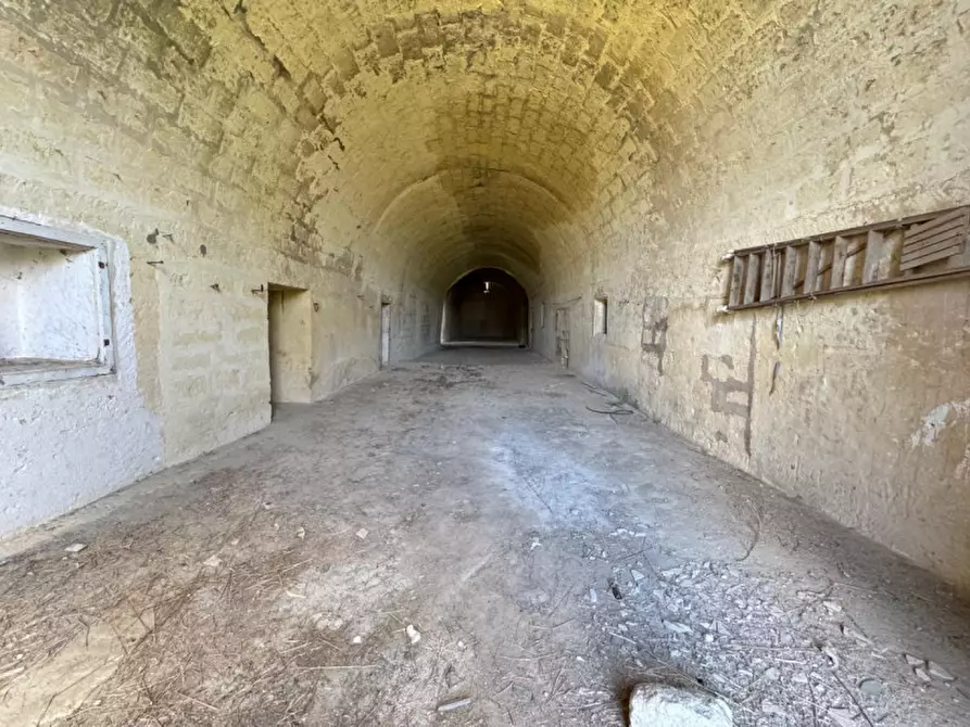 Immagine 26 di Villa in vendita  a Matera