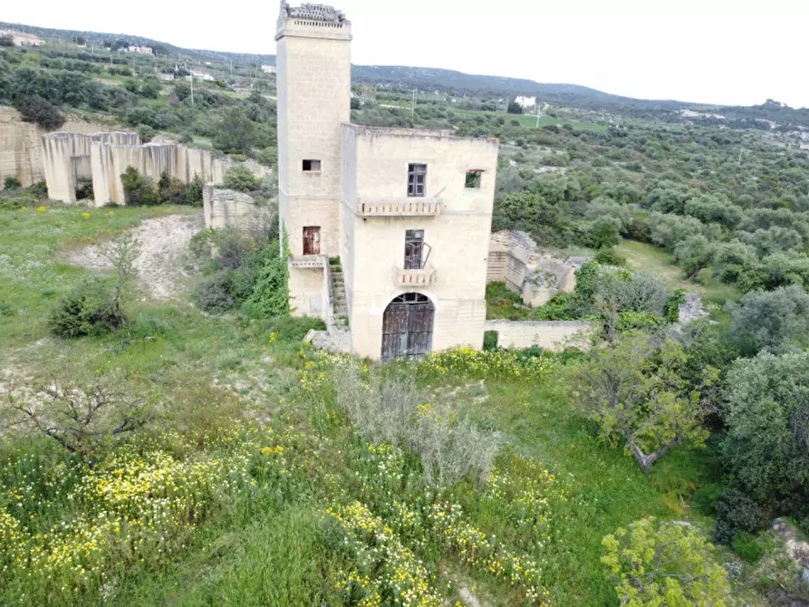 Immagine 27 di Villa in vendita  a Matera