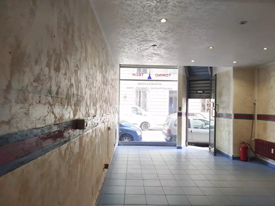 Immagine 3 di Negozio in affitto  in Via Claudio Beaumont 12/E a Torino