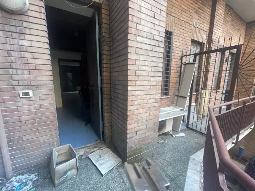 Immagine 15 di Negozio in affitto  in Via Claudio Beaumont 12/E a Torino