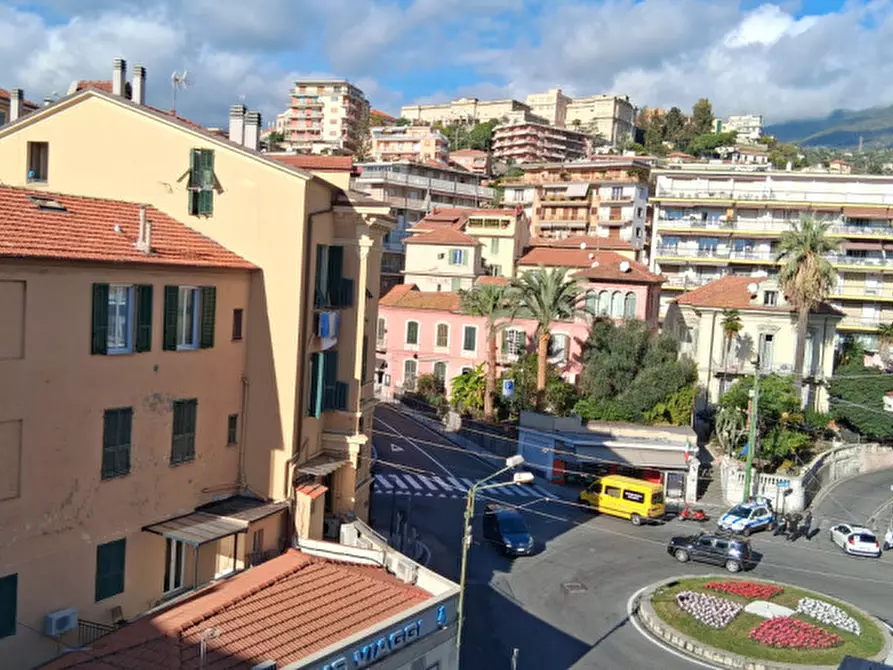 Immagine 8 di Appartamento in vendita  in Via Fiume a San Remo