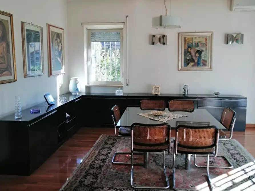 Immagine 12 di Villa in vendita  in Via Enrico Menghini a Nepi