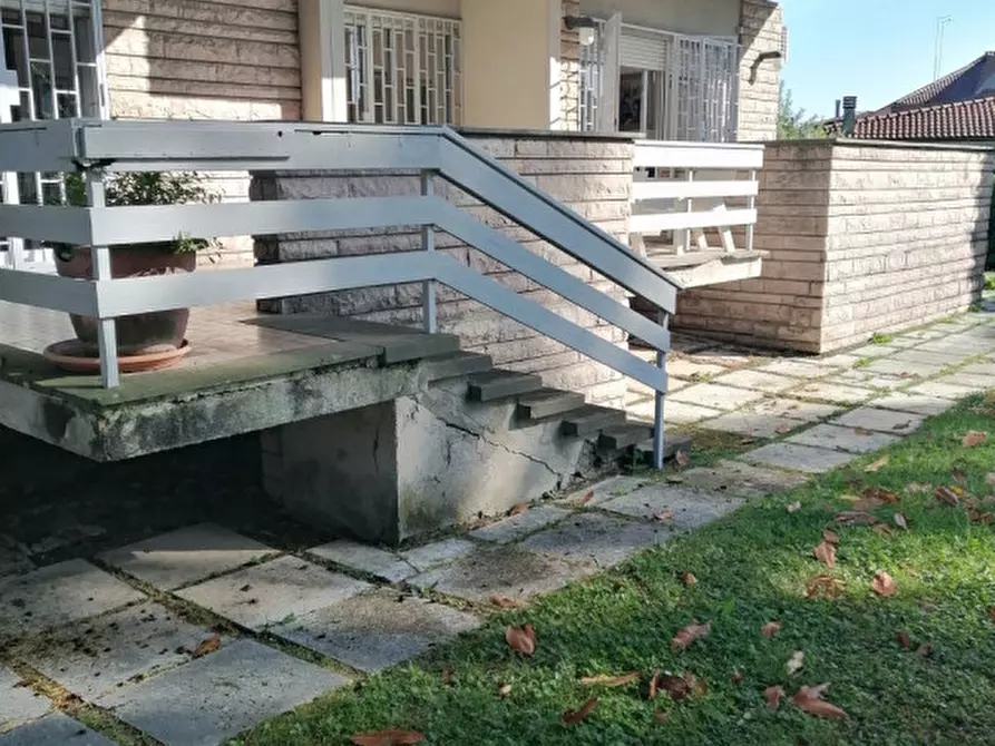 Immagine 1 di Villa in vendita  in Via Enrico Menghini a Nepi