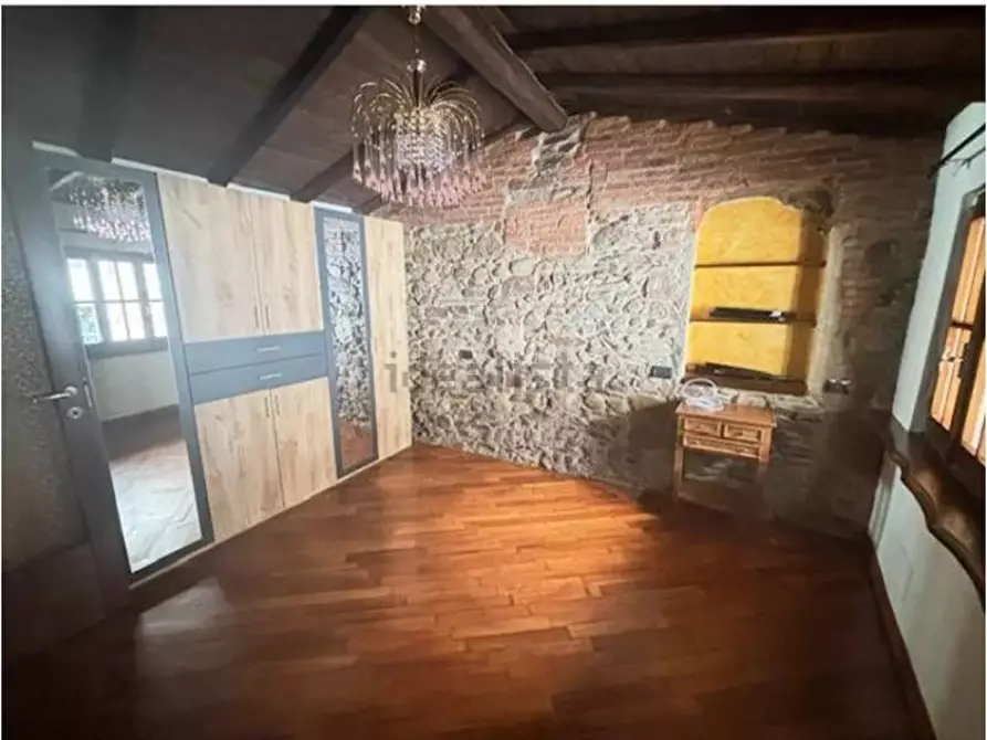 Immagine 4 di Casa indipendente in vendita  in Via Francesco Monico, 2 a Cadegliano-Viconago