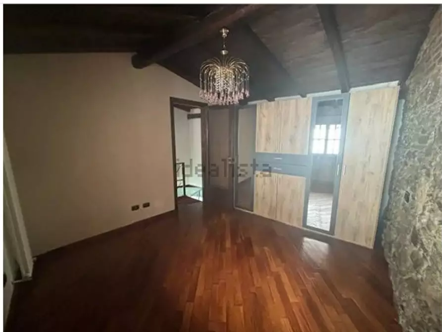 Immagine 7 di Casa indipendente in vendita  in Via Francesco Monico, 2 a Cadegliano-Viconago