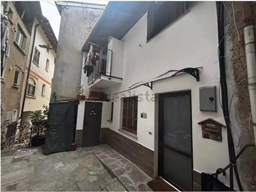 Immagine 9 di Casa indipendente in vendita  in Via Francesco Monico, 2 a Cadegliano-Viconago