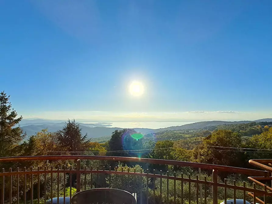 Immagine 1 di Appartamento in vendita  a Passignano Sul Trasimeno