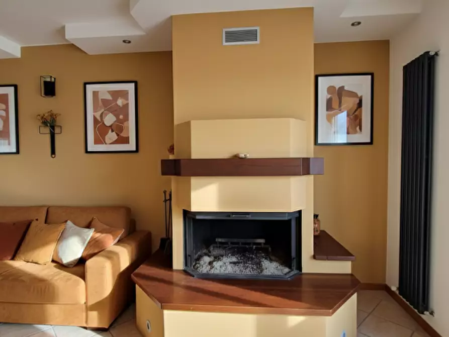 Immagine 11 di Appartamento in vendita  a Passignano Sul Trasimeno