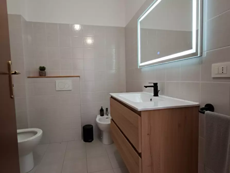 Immagine 18 di Appartamento in vendita  a Passignano Sul Trasimeno