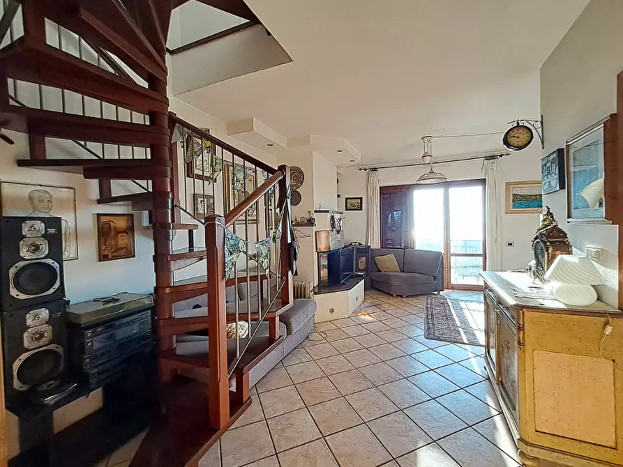 Immagine 19 di Appartamento in vendita  a Passignano Sul Trasimeno