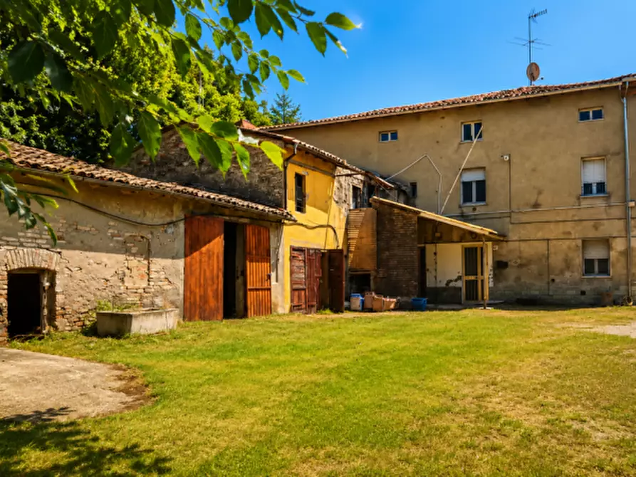 Immagine 8 di Casa bifamiliare in vendita  in Strada Chiesa di Castelnovo 20 a Parma