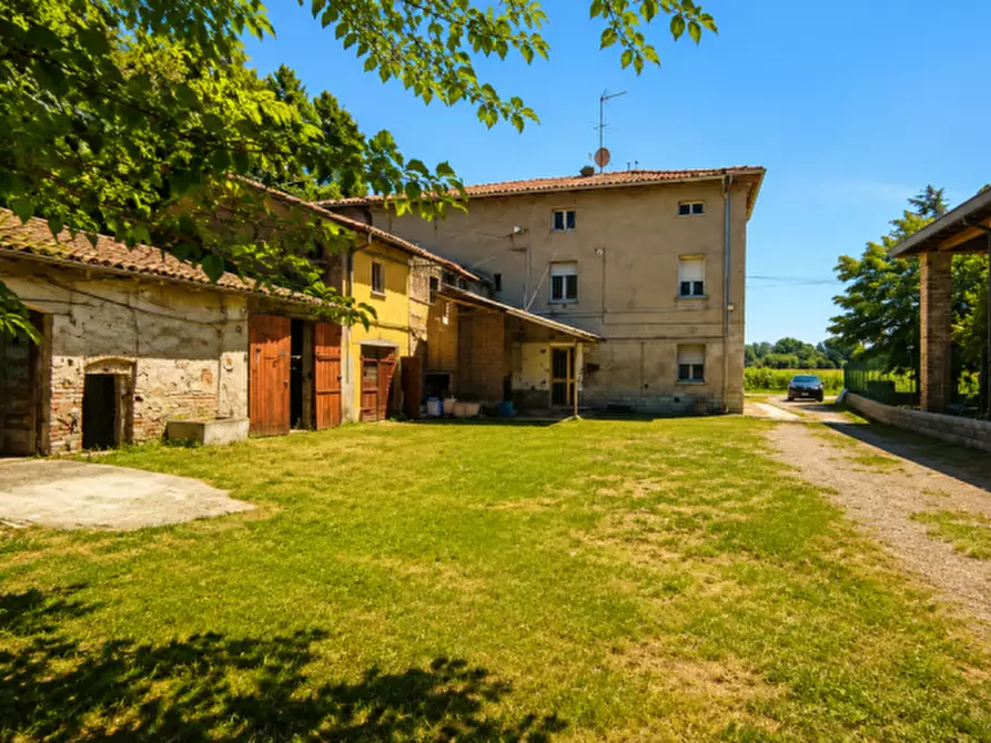 Immagine 10 di Casa bifamiliare in vendita  in Strada Chiesa di Castelnovo 20 a Parma