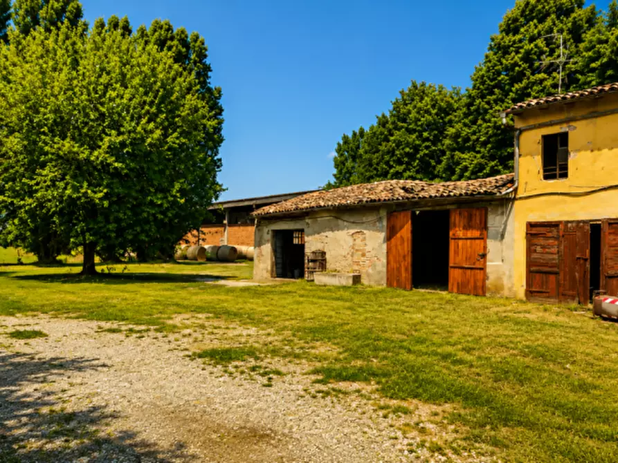Immagine 13 di Casa bifamiliare in vendita  in Strada Chiesa di Castelnovo 20 a Parma