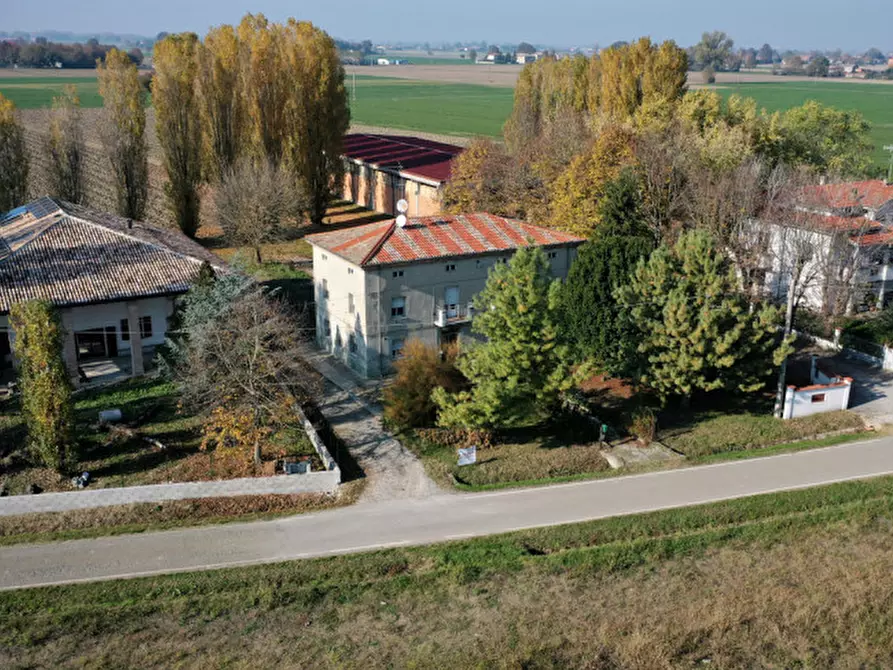 Immagine 15 di Casa bifamiliare in vendita  in Strada Chiesa di Castelnovo 20 a Parma