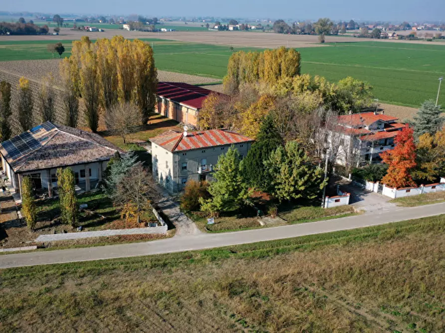 Immagine 16 di Casa bifamiliare in vendita  in Strada Chiesa di Castelnovo 20 a Parma