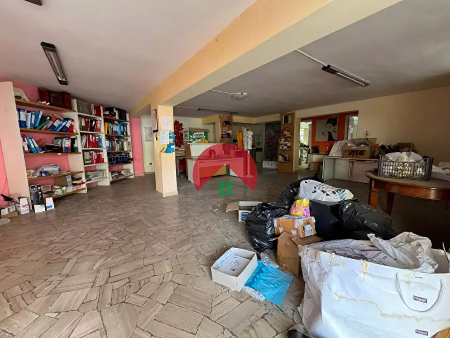 Immagine 3 di Laboratorio in vendita  in Via Nazionale a Matera