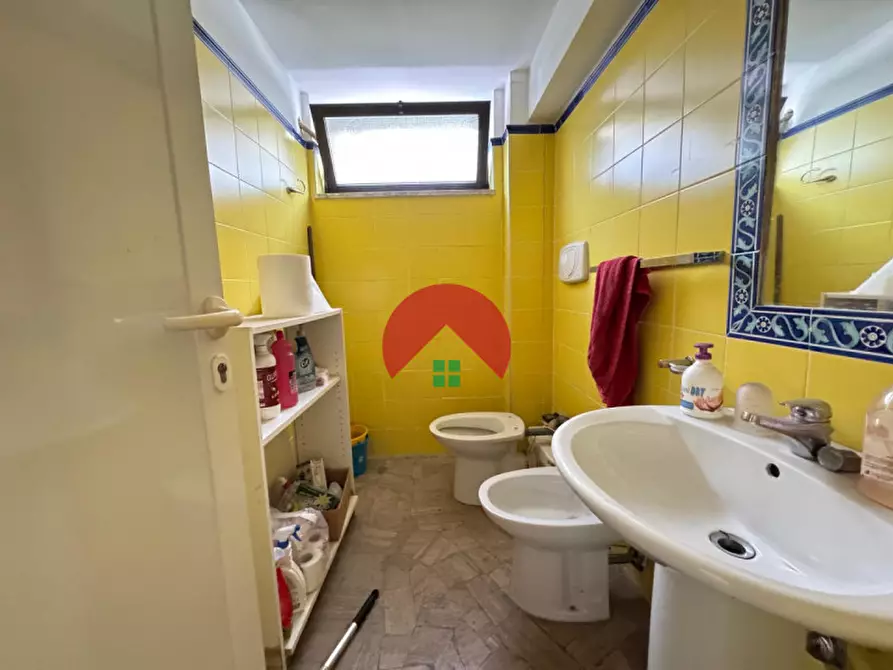Immagine 9 di Laboratorio in vendita  in Via Nazionale a Matera