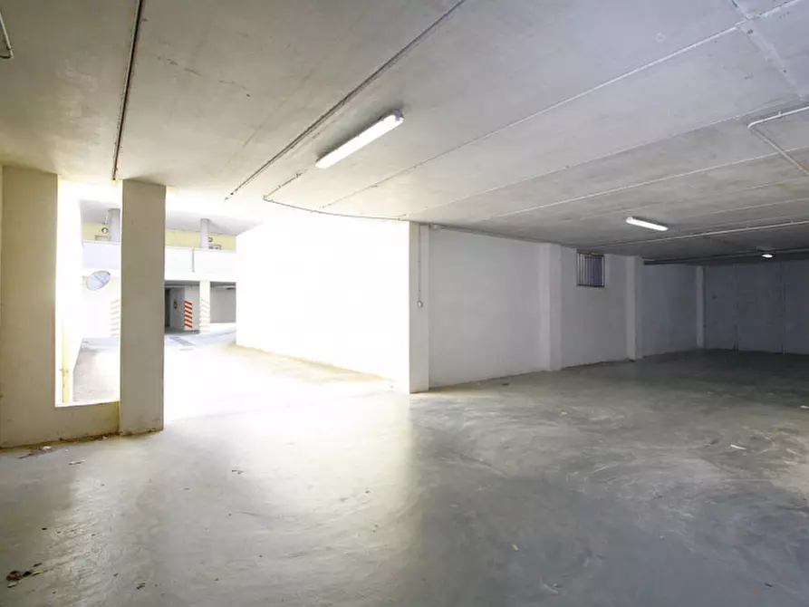 Immagine 14 di Garage in vendita  in Via Ungaretti a Gallipoli